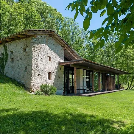 Holiday home Good Retreat With Sky Glass House Roccasparvera