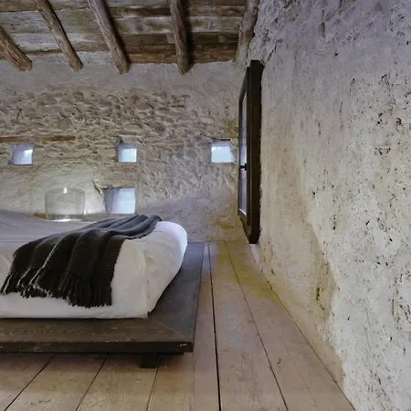 Holiday home Good Retreat With Sky Glass House Roccasparvera