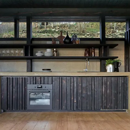 Good Retreat With Sky Glass House